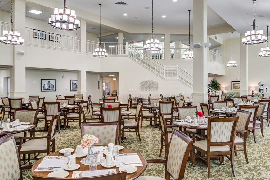 Hawthorn Senior Living. Camellia Gardens Dining Room.